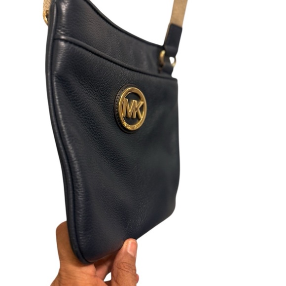 Michael Kors navy blue and Tan Crossbody Bag - Picture 2 of 10
